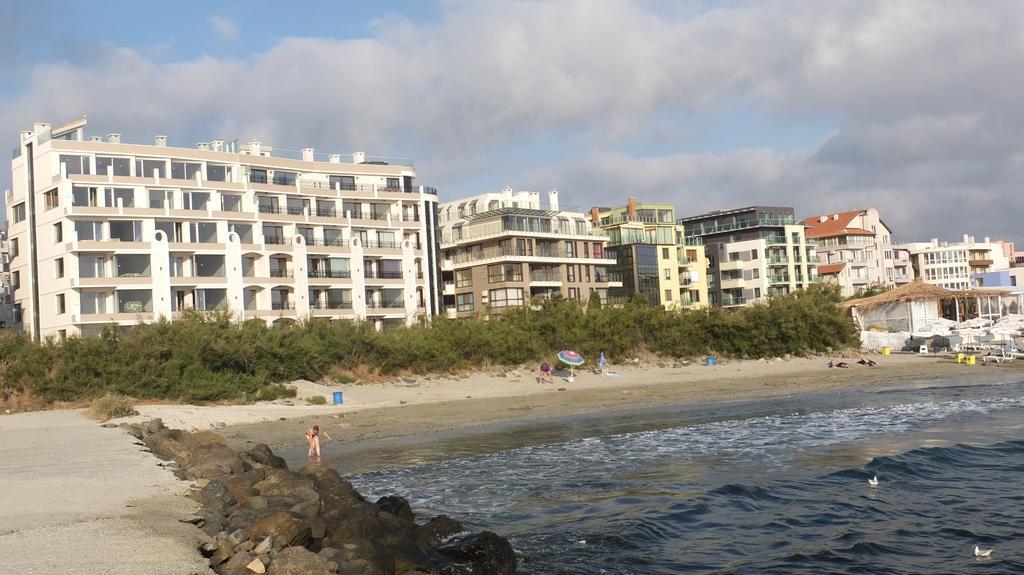 פומורי Golden Sea View Apartments מראה חיצוני תמונה