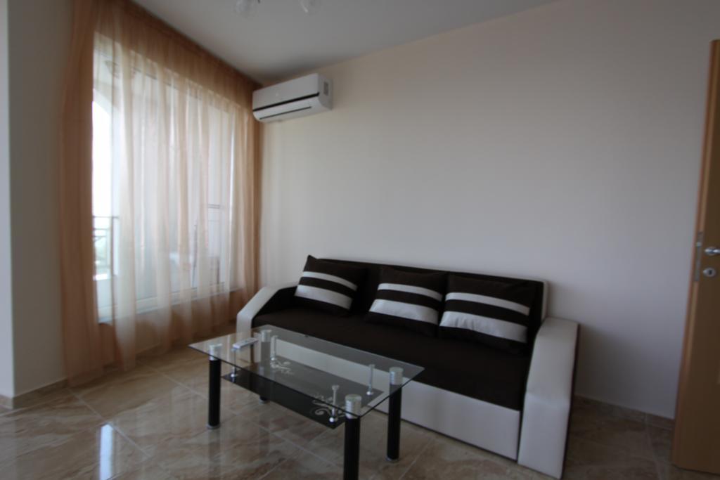 פומורי Golden Sea View Apartments מראה חיצוני תמונה