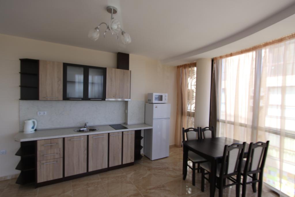 פומורי Golden Sea View Apartments מראה חיצוני תמונה