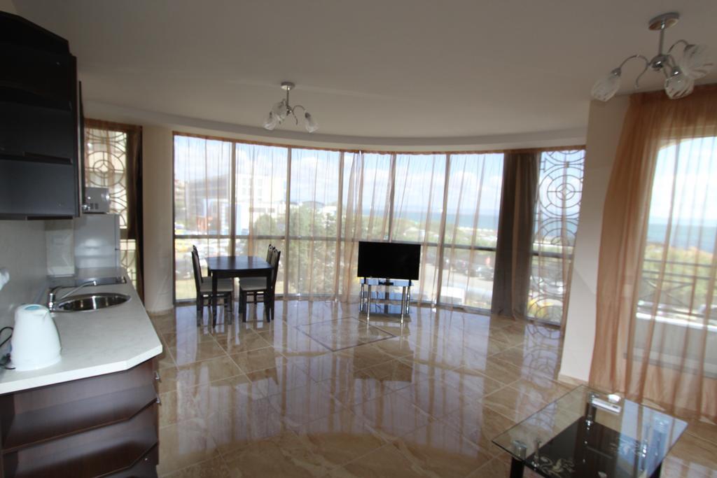 פומורי Golden Sea View Apartments מראה חיצוני תמונה