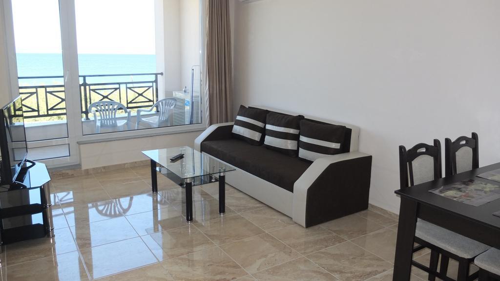 פומורי Golden Sea View Apartments מראה חיצוני תמונה
