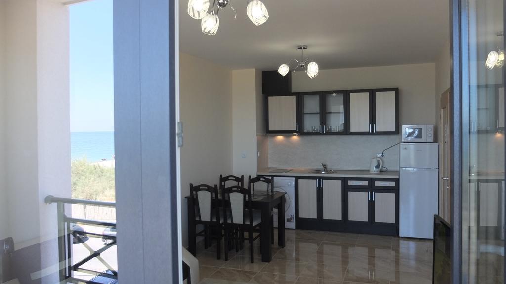 פומורי Golden Sea View Apartments מראה חיצוני תמונה