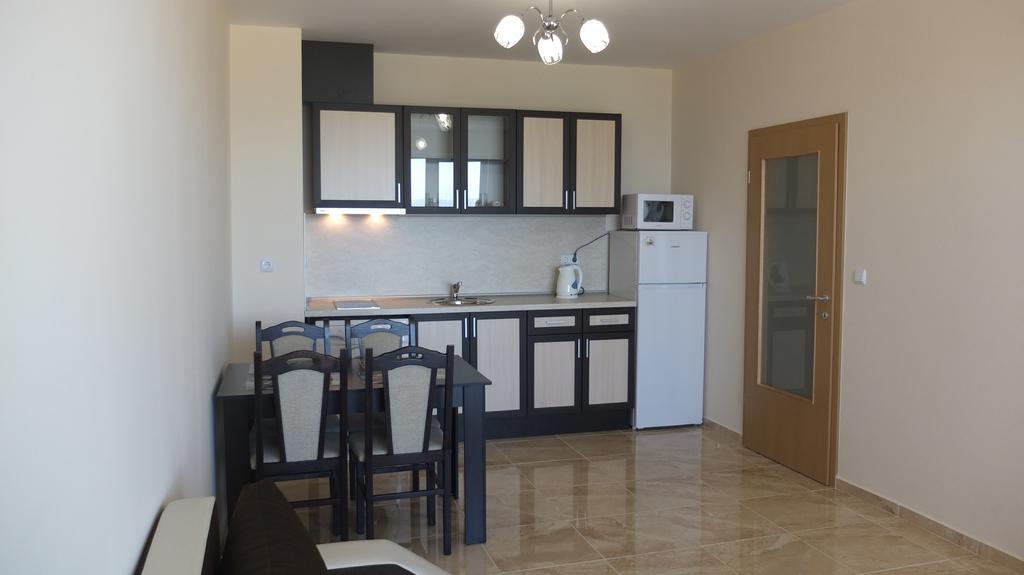 פומורי Golden Sea View Apartments מראה חיצוני תמונה