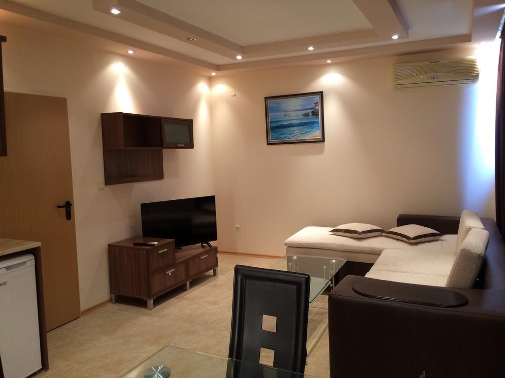 פומורי Golden Sea View Apartments מראה חיצוני תמונה