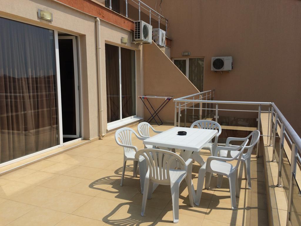 פומורי Golden Sea View Apartments מראה חיצוני תמונה