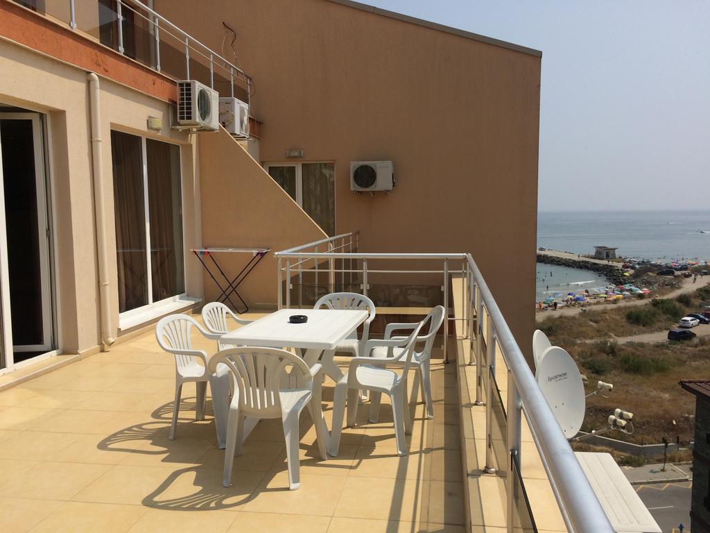 פומורי Golden Sea View Apartments מראה חיצוני תמונה