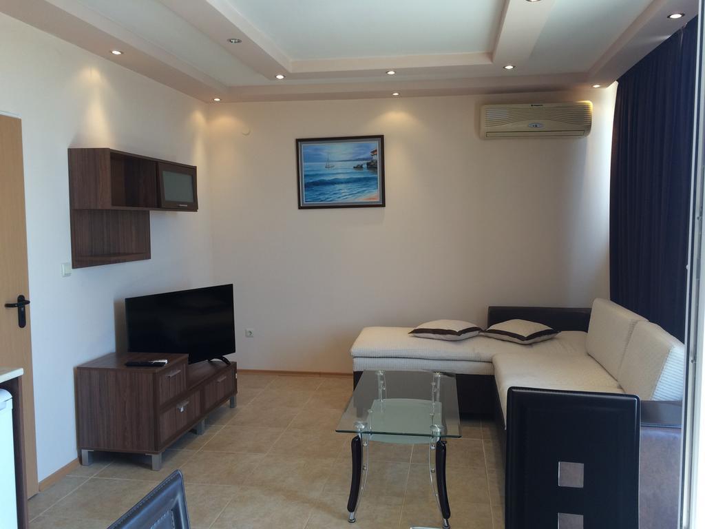 פומורי Golden Sea View Apartments מראה חיצוני תמונה