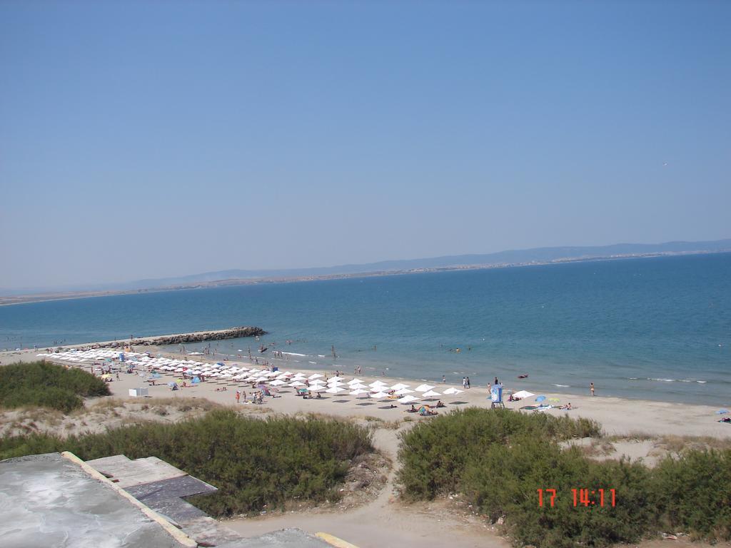 פומורי Golden Sea View Apartments מראה חיצוני תמונה