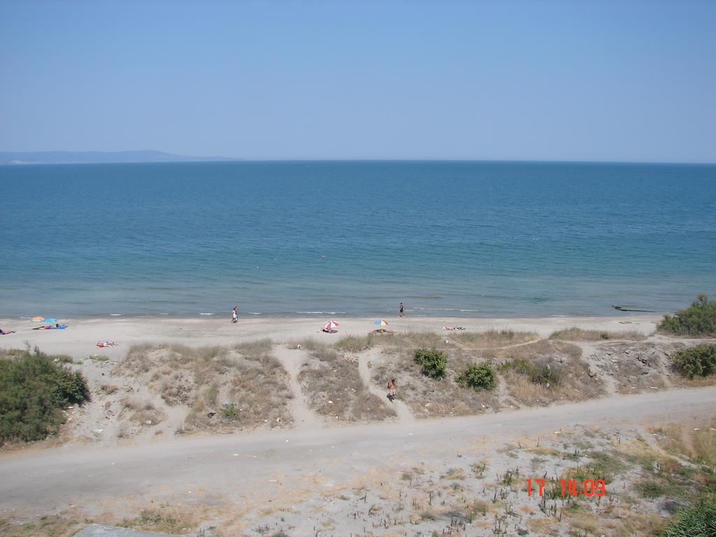 פומורי Golden Sea View Apartments מראה חיצוני תמונה