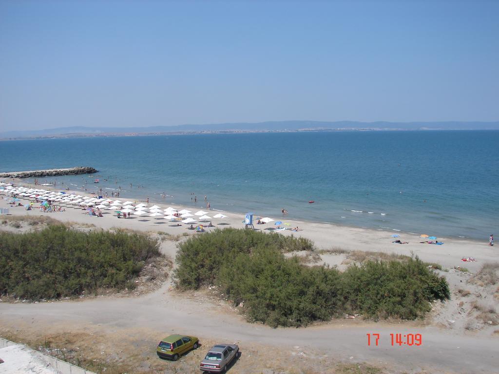 פומורי Golden Sea View Apartments מראה חיצוני תמונה