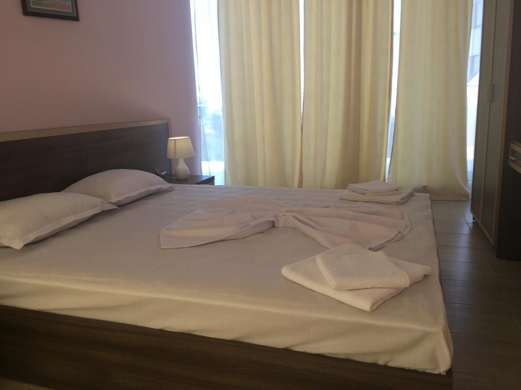 פומורי Golden Sea View Apartments מראה חיצוני תמונה
