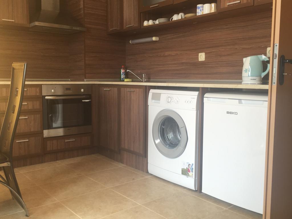 פומורי Golden Sea View Apartments מראה חיצוני תמונה