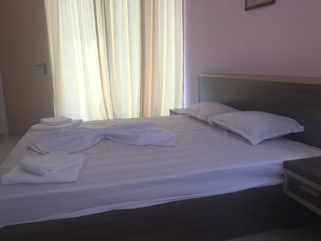 פומורי Golden Sea View Apartments מראה חיצוני תמונה